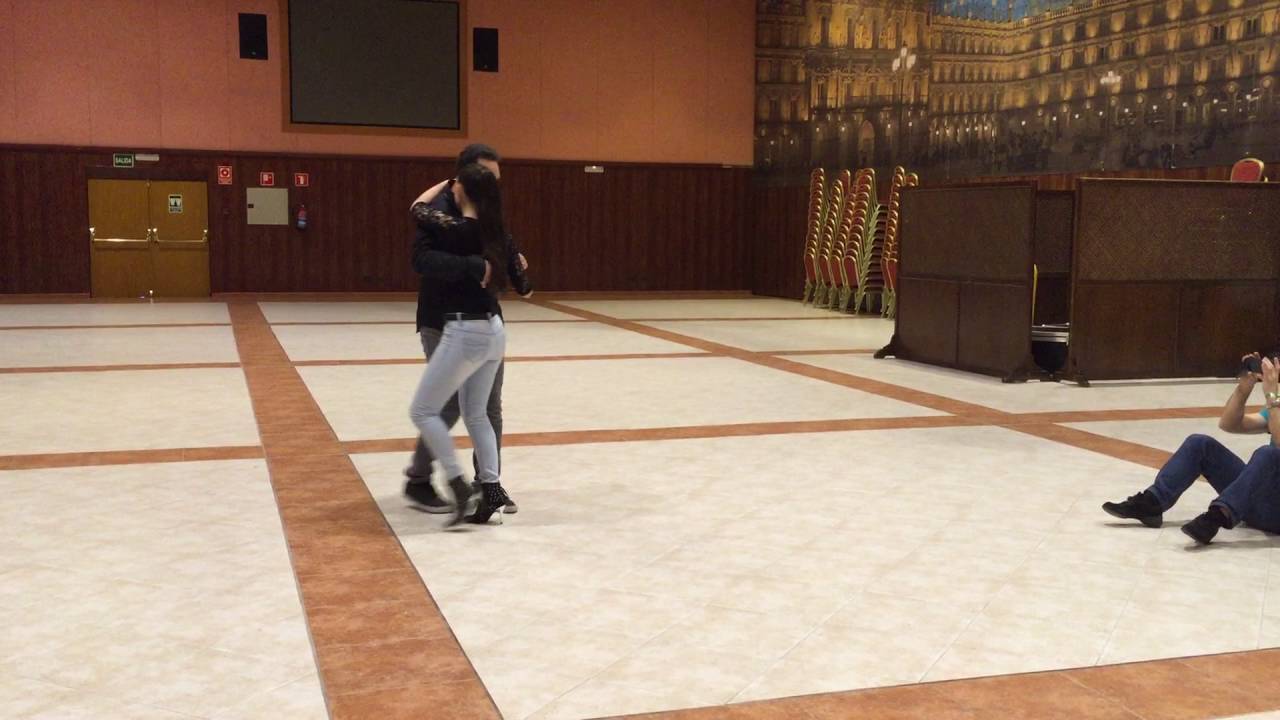 Pablo Vilches y Julia Fernandez Taller de Kizomba en  Congreso Salamanca Bachatea 2015
