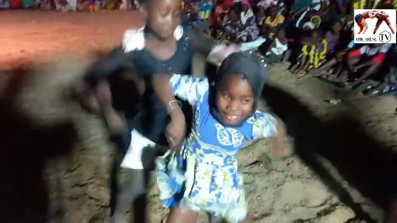 première partie guitare 🎸 you nékh avec ya ndeye fatou adama dialy le 22 décembre 2022 à diofior