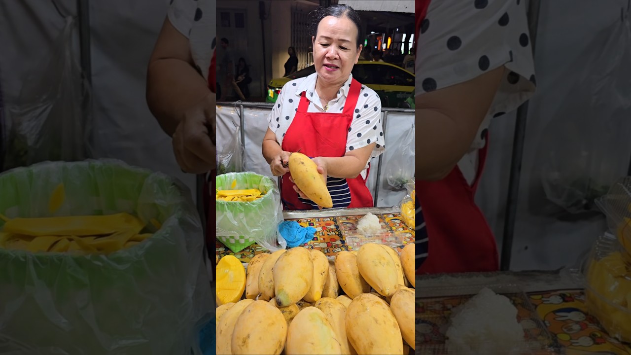 $1 Thai Mango Sticky Rice 🇹🇭 | Sweet Street Dessert You Must Try!