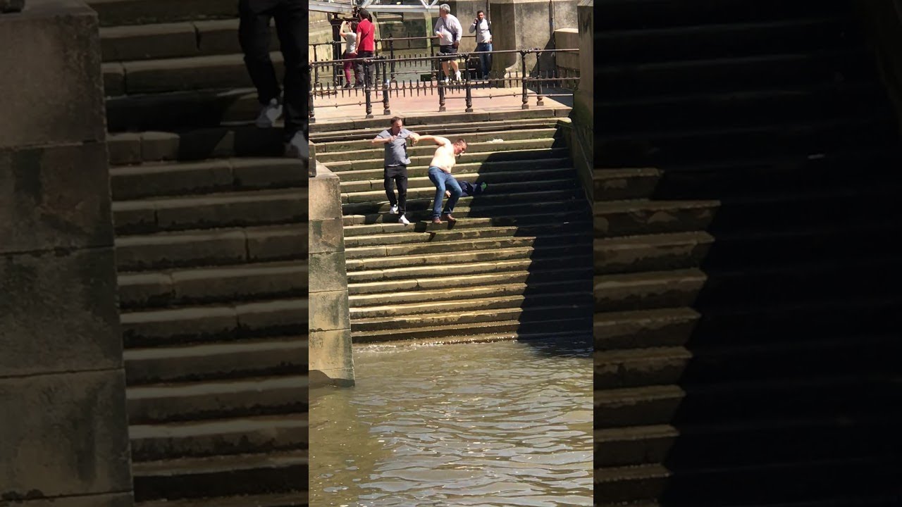 Slippery Steps on the Thames River || ViralHog