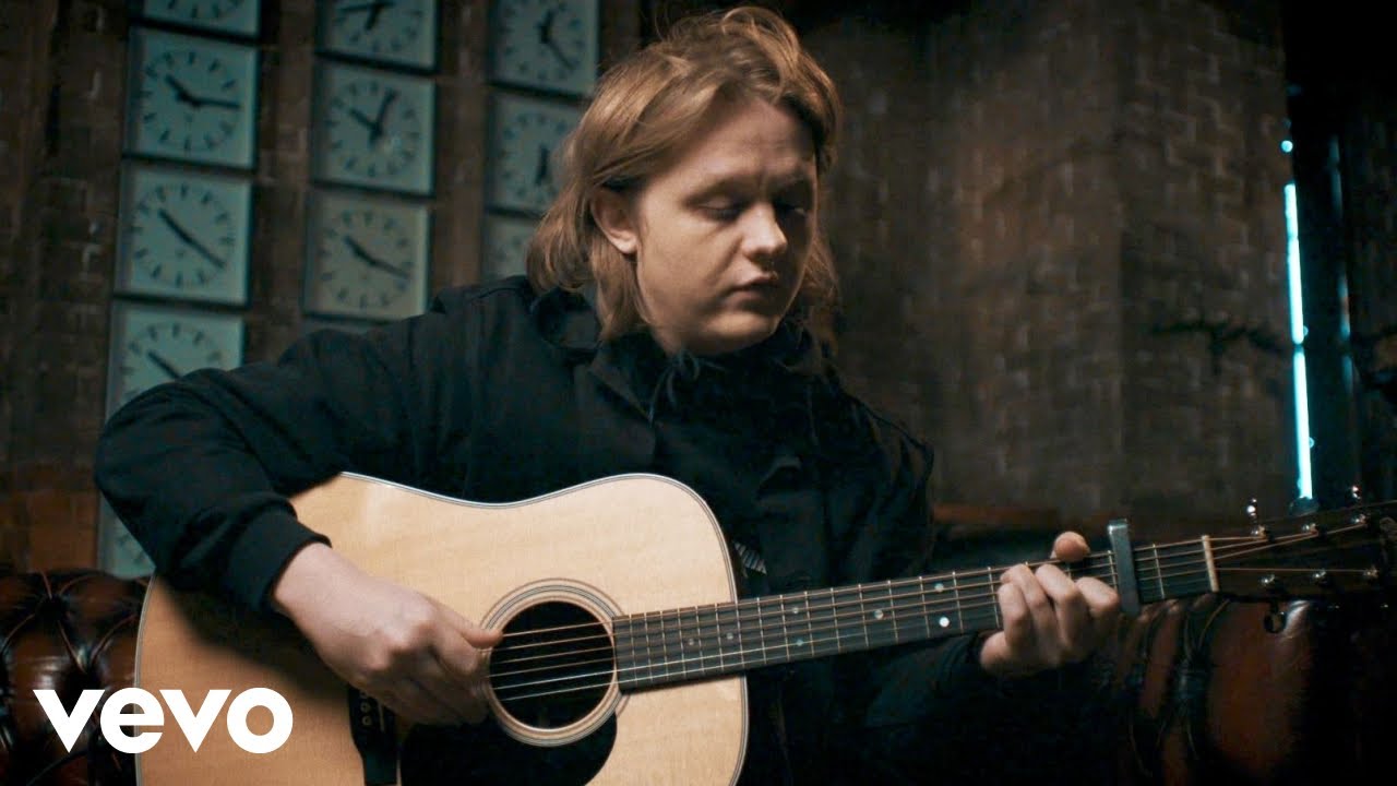 Lewis Capaldi - Someone You Loved (Live - Acoustic Room/LADbible)
