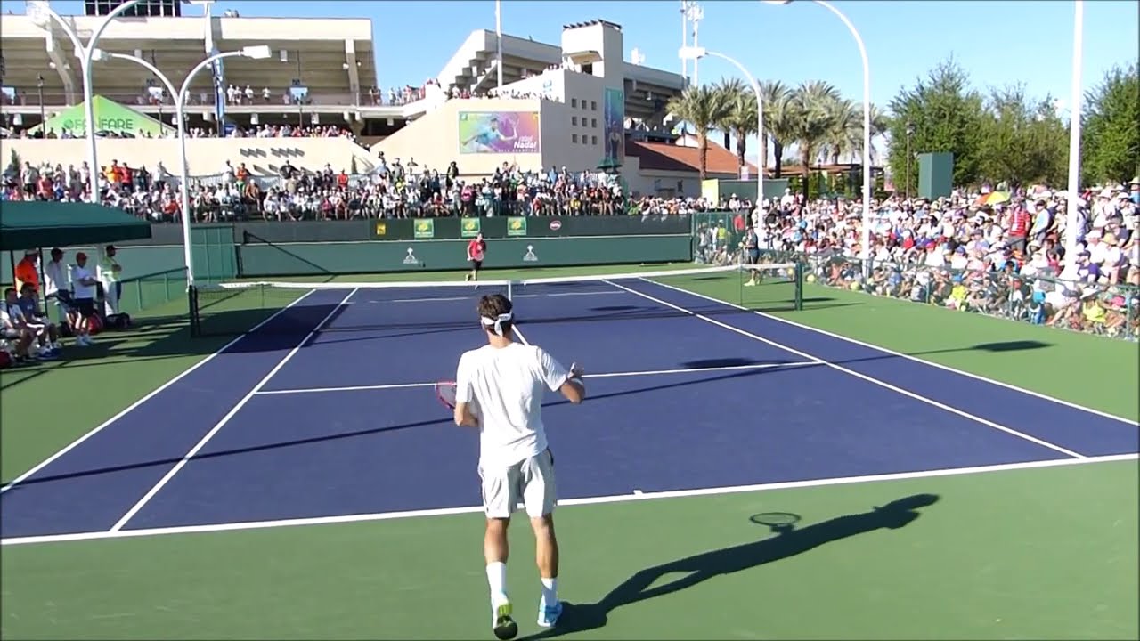Roger Federer Practice Match - Court Level View