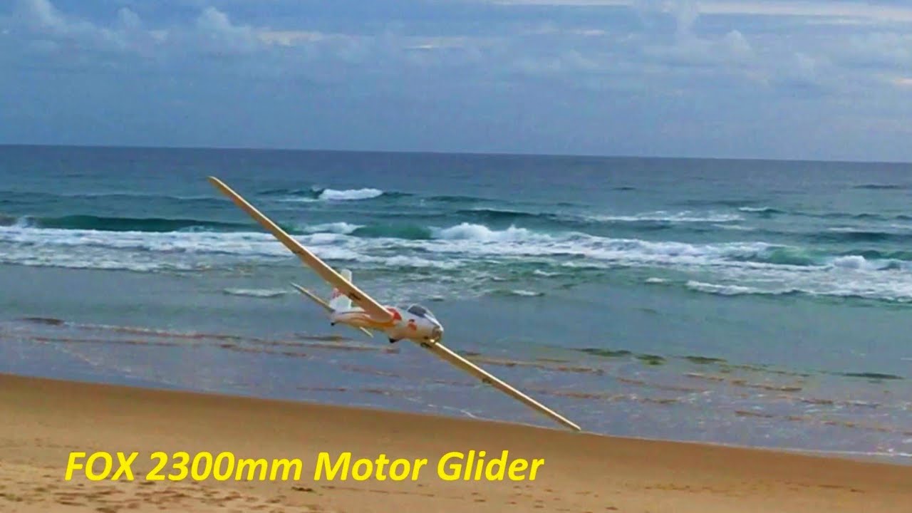FMS V2 FOX 2300mm RC motor glider maiden on the beach !