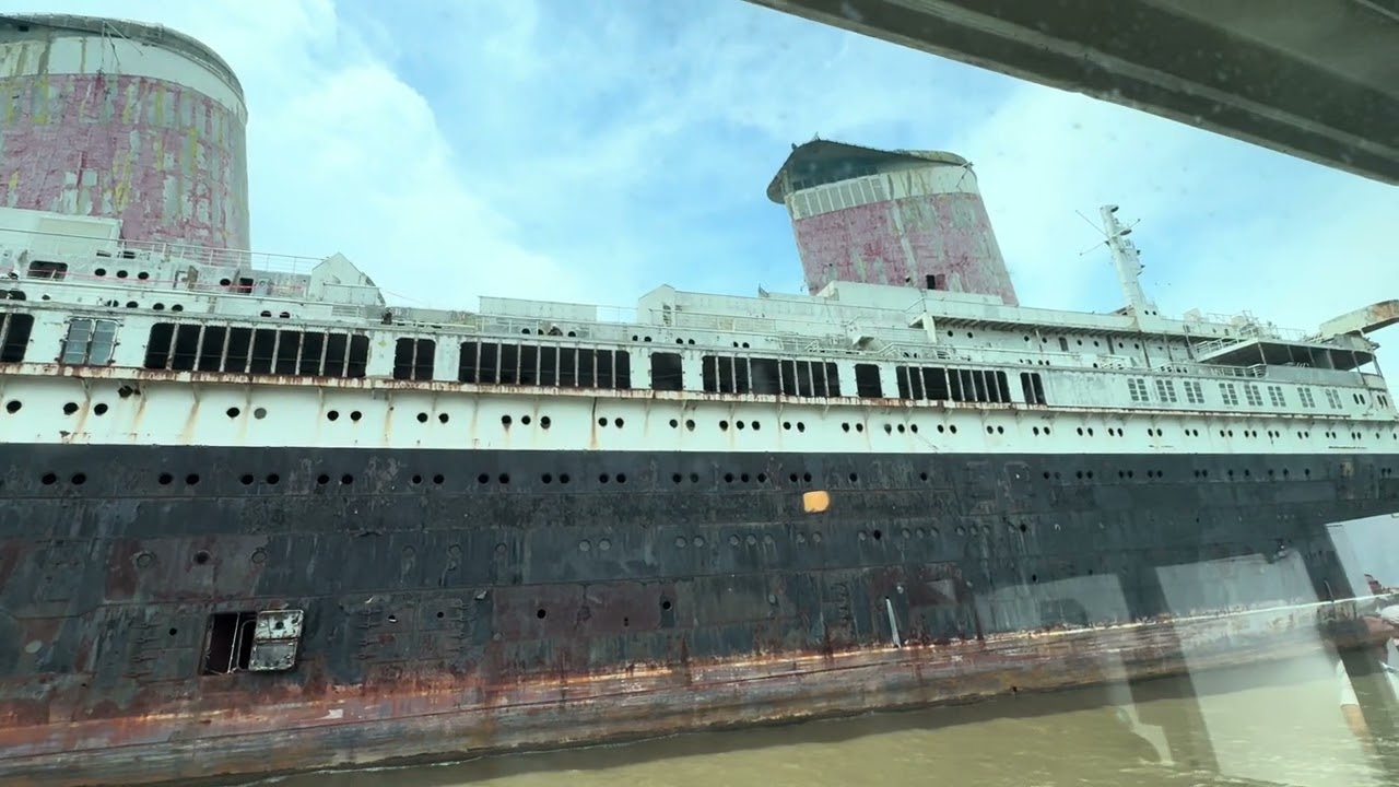Dismantling the SS United States