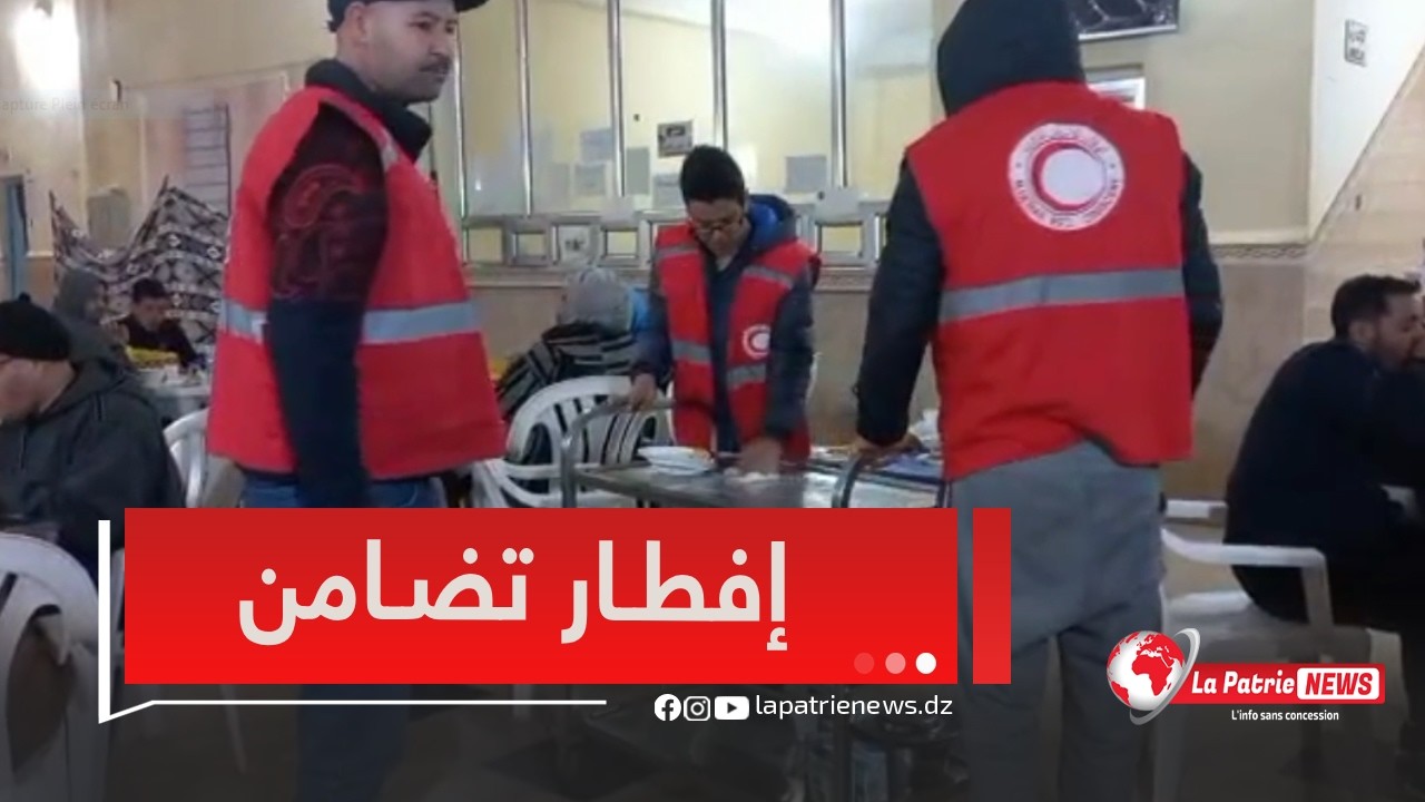 #شاهد..الوالي المنتدب لأبيض سيدي الشيخ يشارك الأيتام وعمال النظافة إفطار رمضان بروح الأخوة والتضامن 