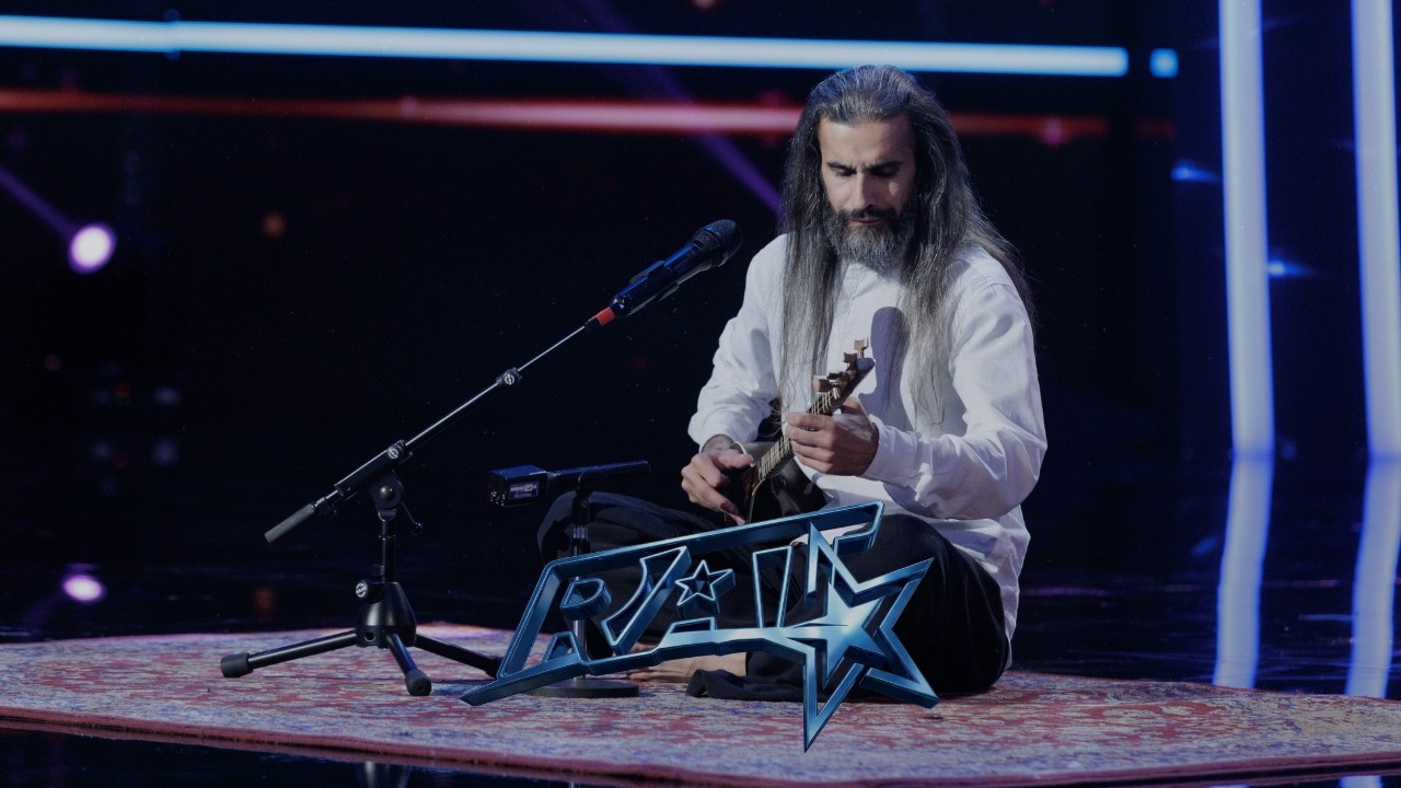 Amir Heidarkhodaee, un setar magic și un cântec iranian magic | Românii Au Talent S16