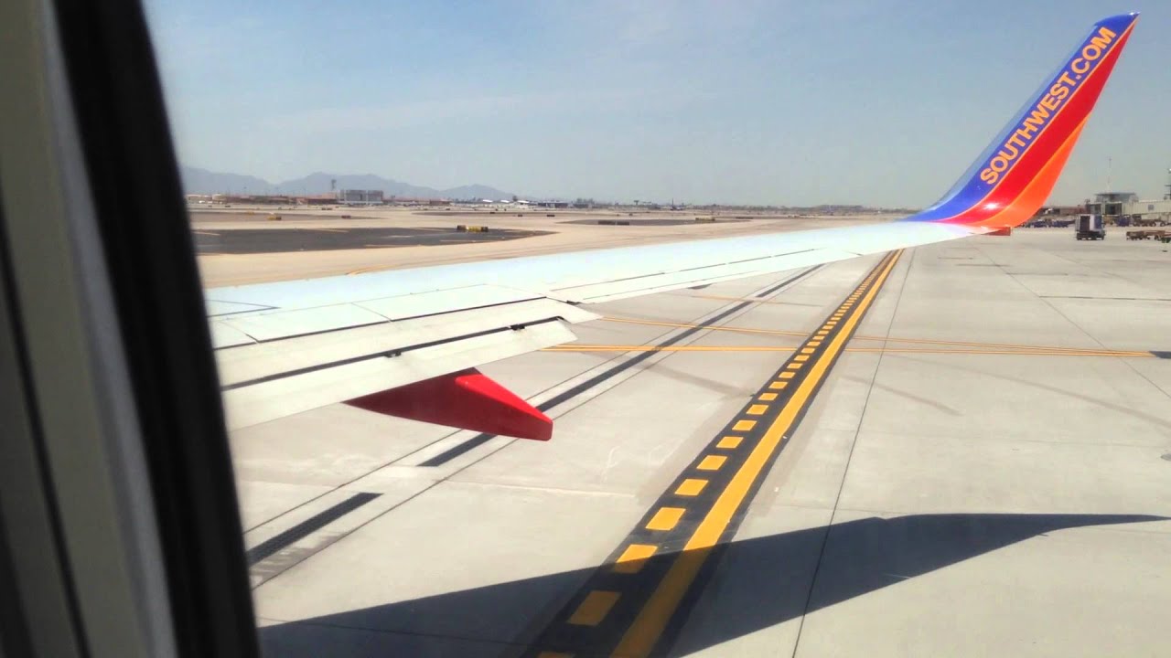 Southwest Airlines 737 700 fast takeoff from Phoenix Sky Harbor International Airport