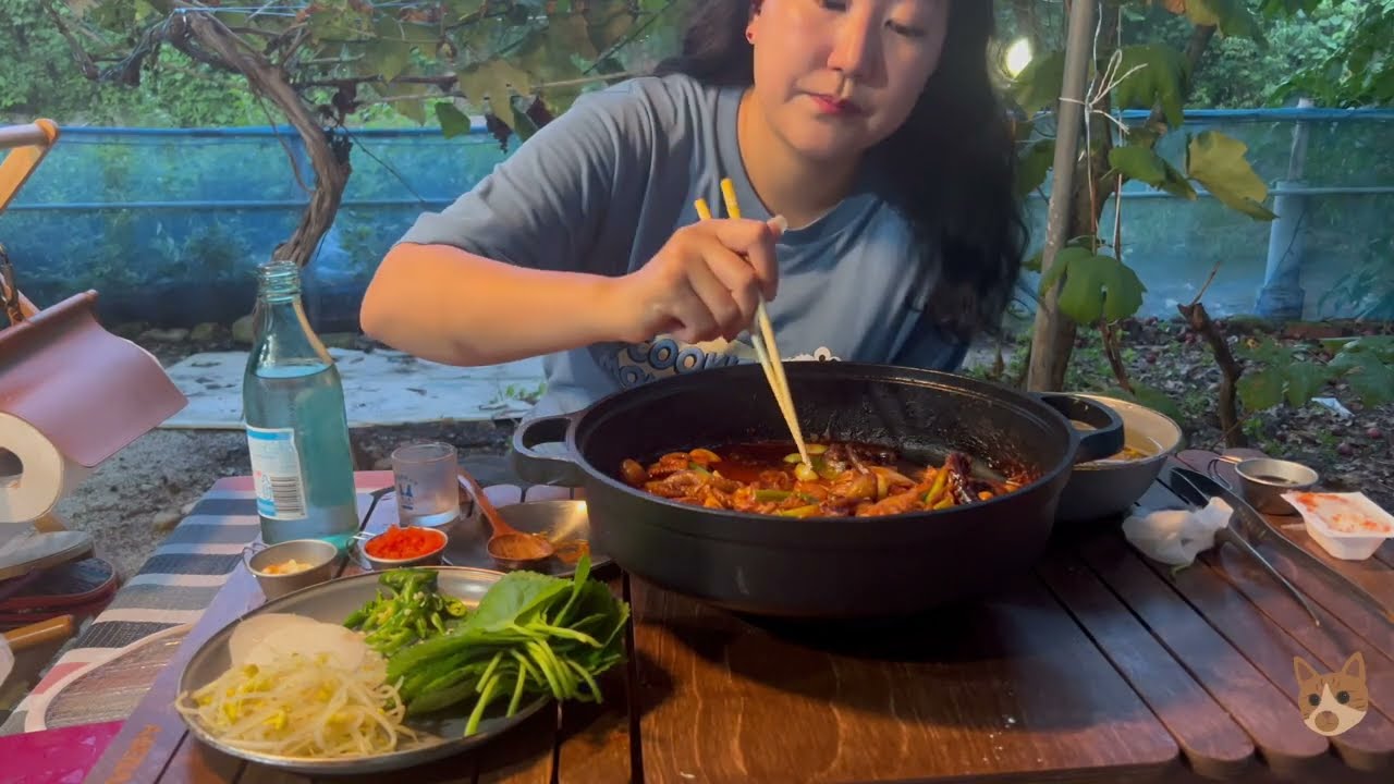 아늑한 시골집 캠핑장에서 마지막 늦더위캠핑 1박2일 애매한 우중 솔캠 ㅣ파전에막걸리ㅣ핵이득쭈꾸미볶음ㅣ카즈미비바돔ㅣ