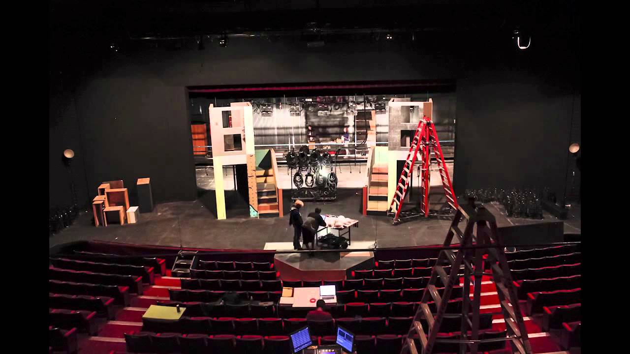 SFUAD Fall set production time lapse of Scapin