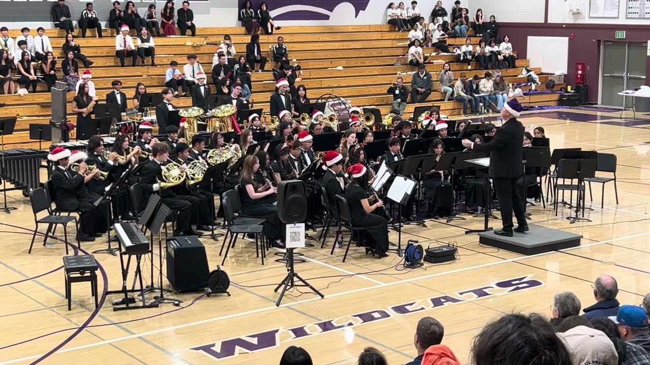 🎶 Franklin HS Wind Ensemble Band Rings in the Season with Anderson's 