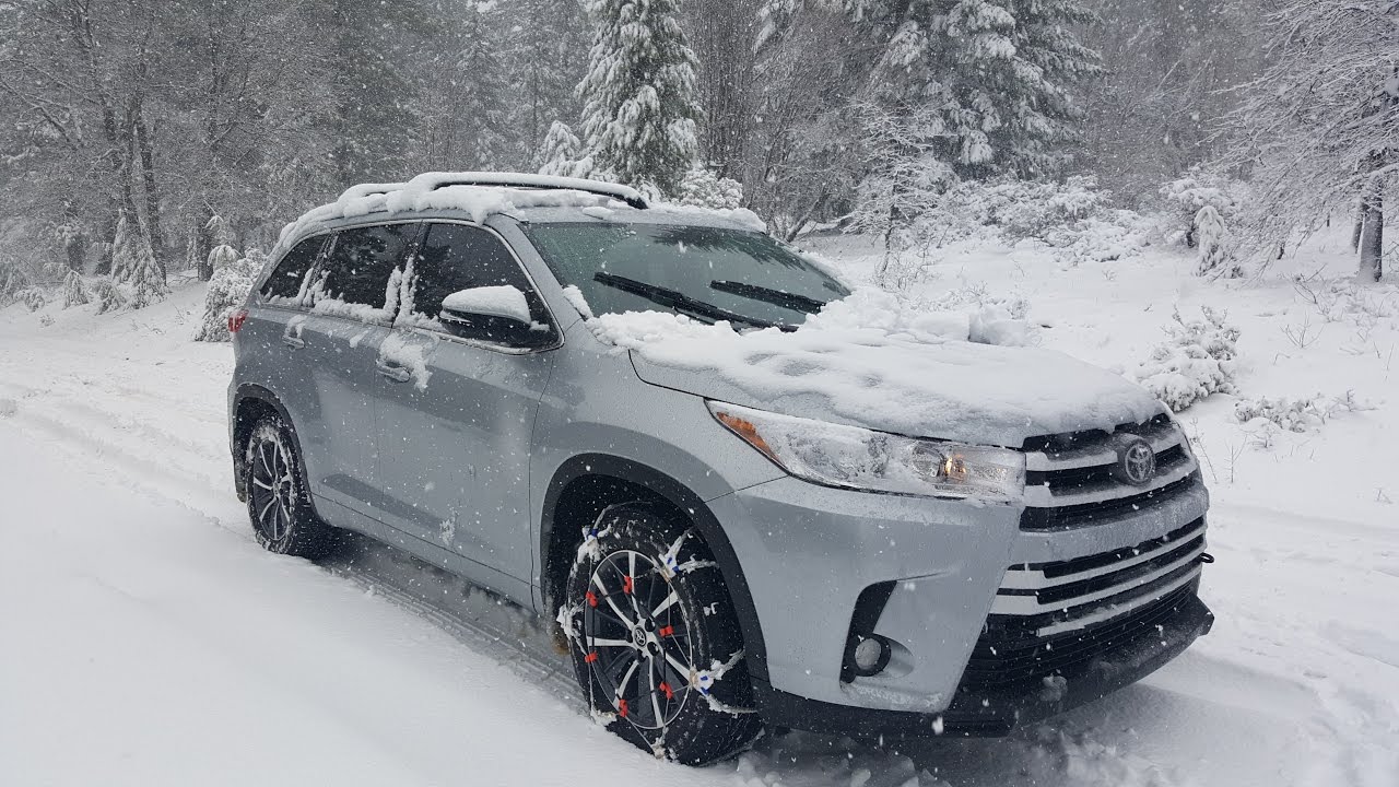2017 Highlander AWD  (Light Snow and Mud on an Incline)