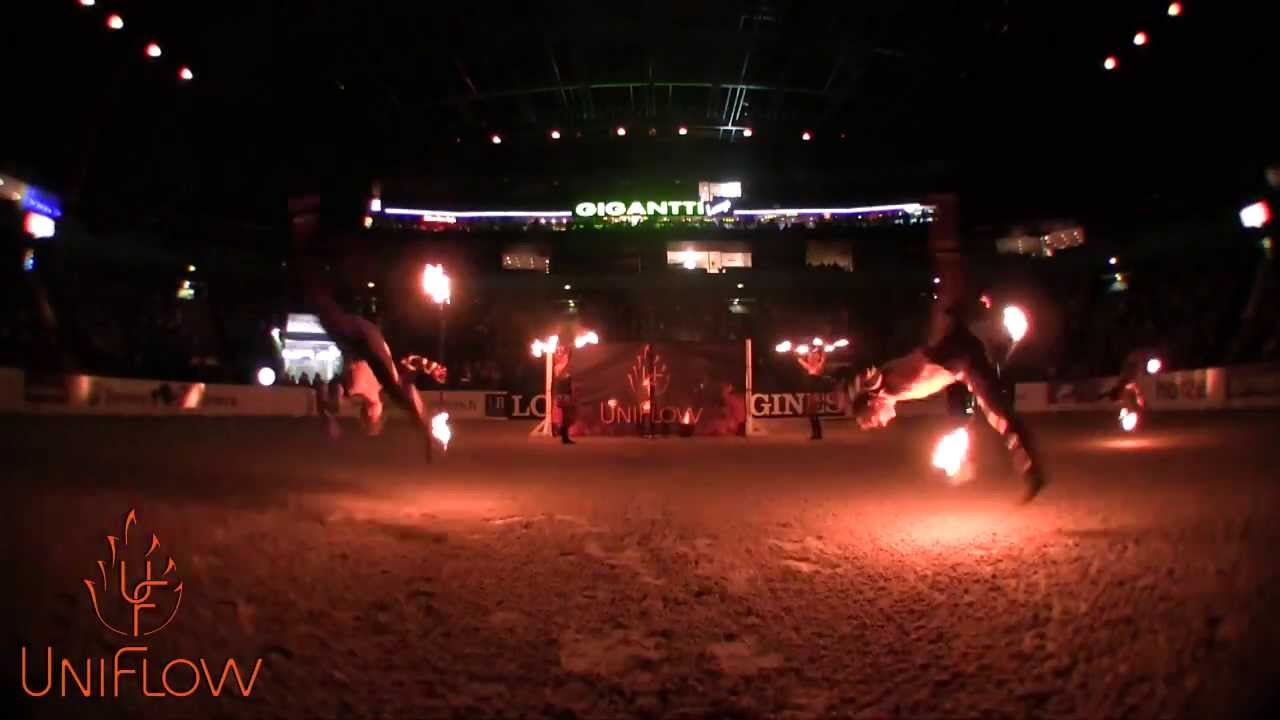 UniFlow 2014 - N&auml;ytt&auml;v&auml; tulishow