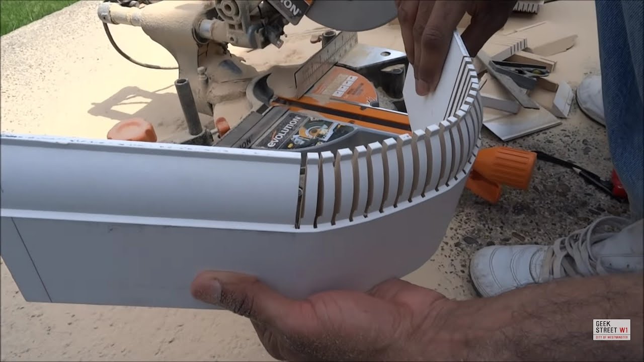 How to bend skirting around a 90 degree bend using a kerf cut