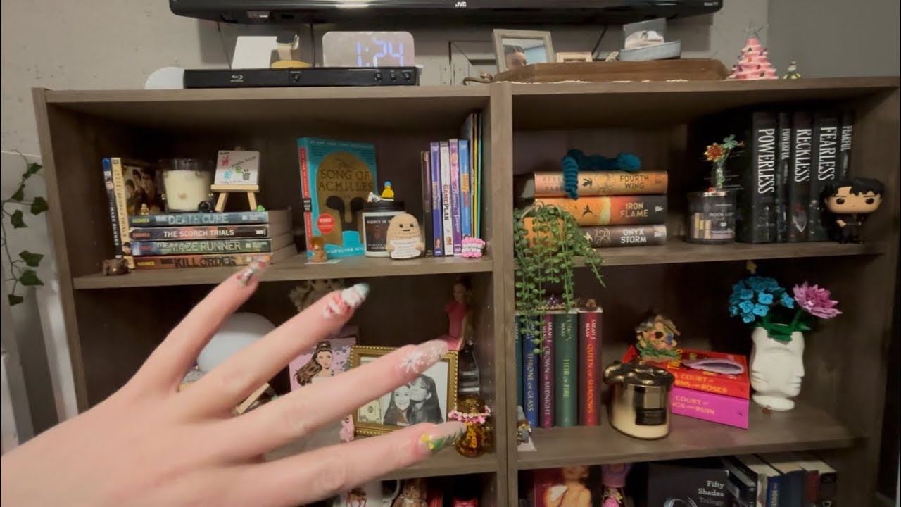 ASMR bookshelf tour 📚💜