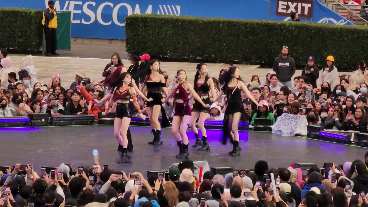 MOMOLAND (모모랜드) - Wrap Me in Plastic - KAMP LA Day 1 - [4K] 20221015