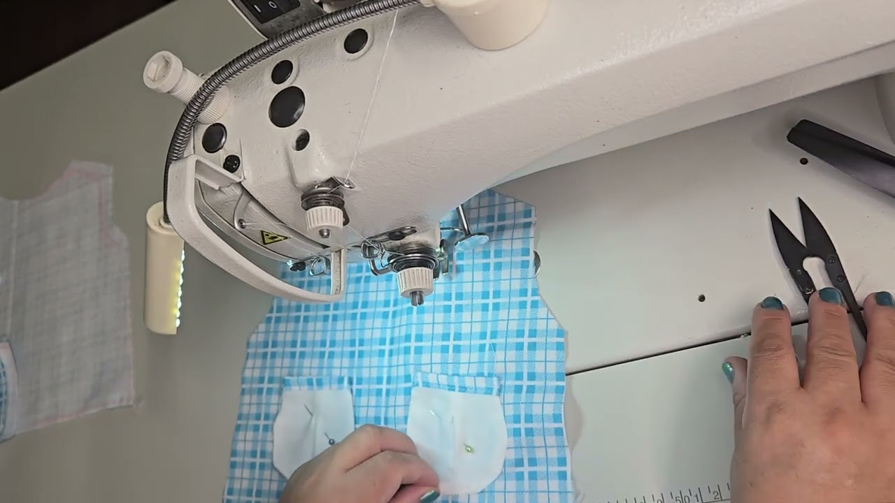 &ldquo;Con retazos y recuerdos: un  vestidito azul para osito&rdquo;  yarascaross.