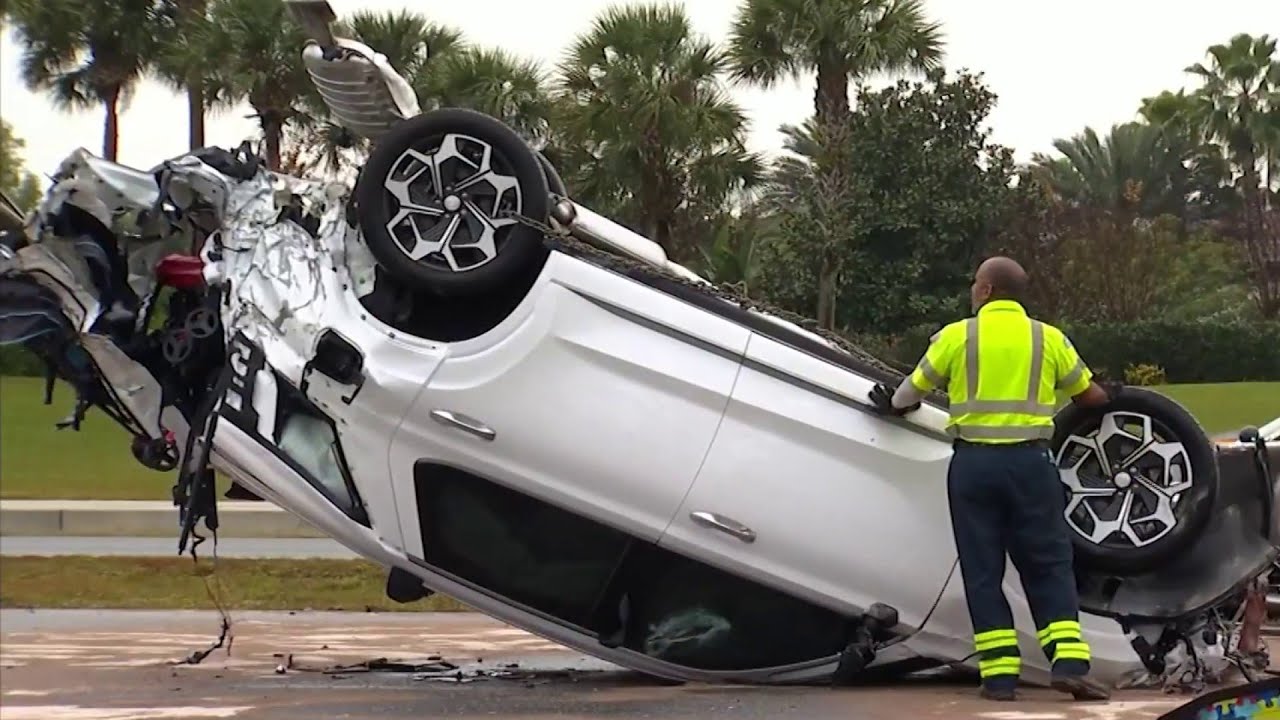 1 killed in 5-vehicle crash, troopers say