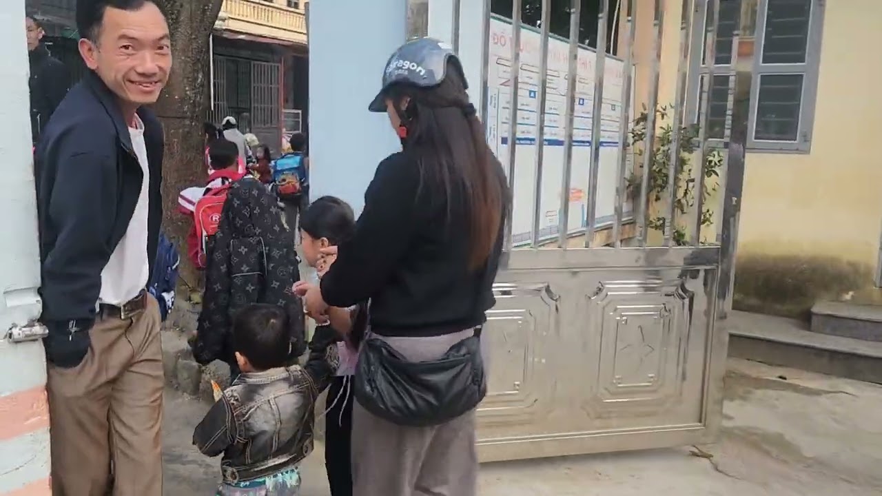 CHÁU NÔ MỒ CÔI CHÁU NÔ ĐƯỢC BÁC HẢO TÂM Ở VŨNG TÀU CHO TIỀN MUA QUÀ :PHẦN I