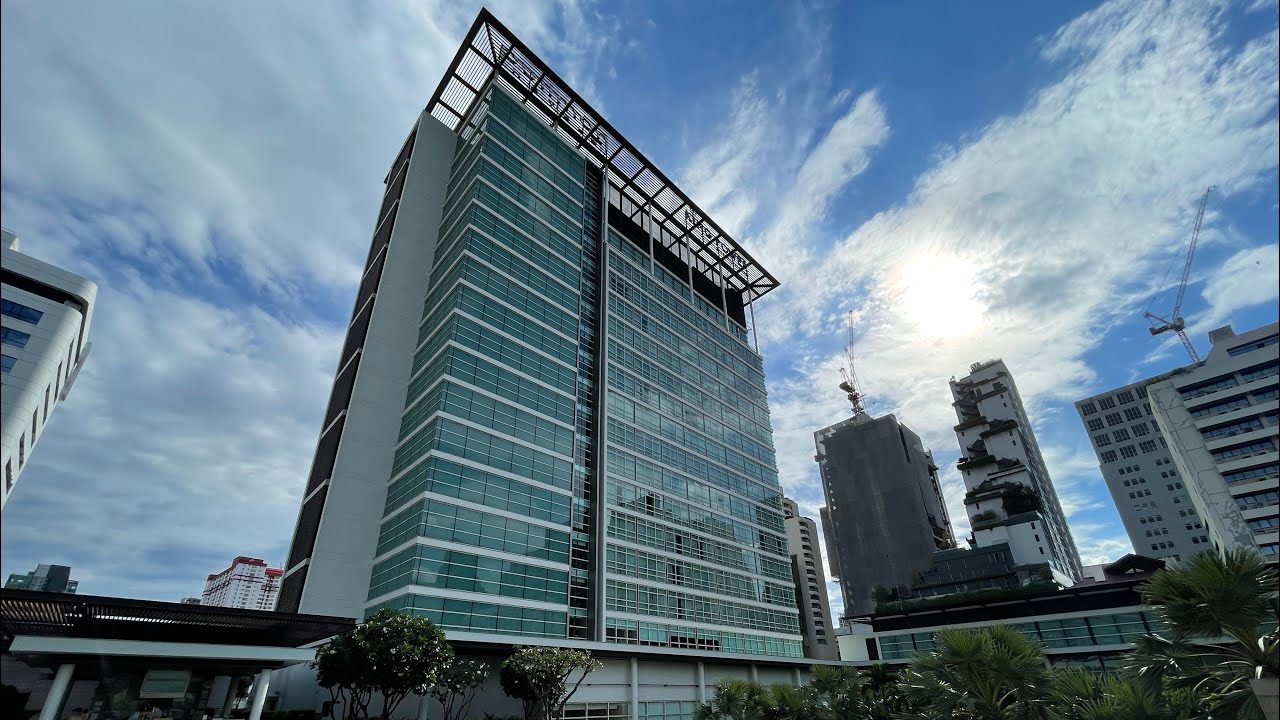 Pullman Bangkok King Power / Executive Lounge on 20F / Executive Room / King Power Duty Free Mall