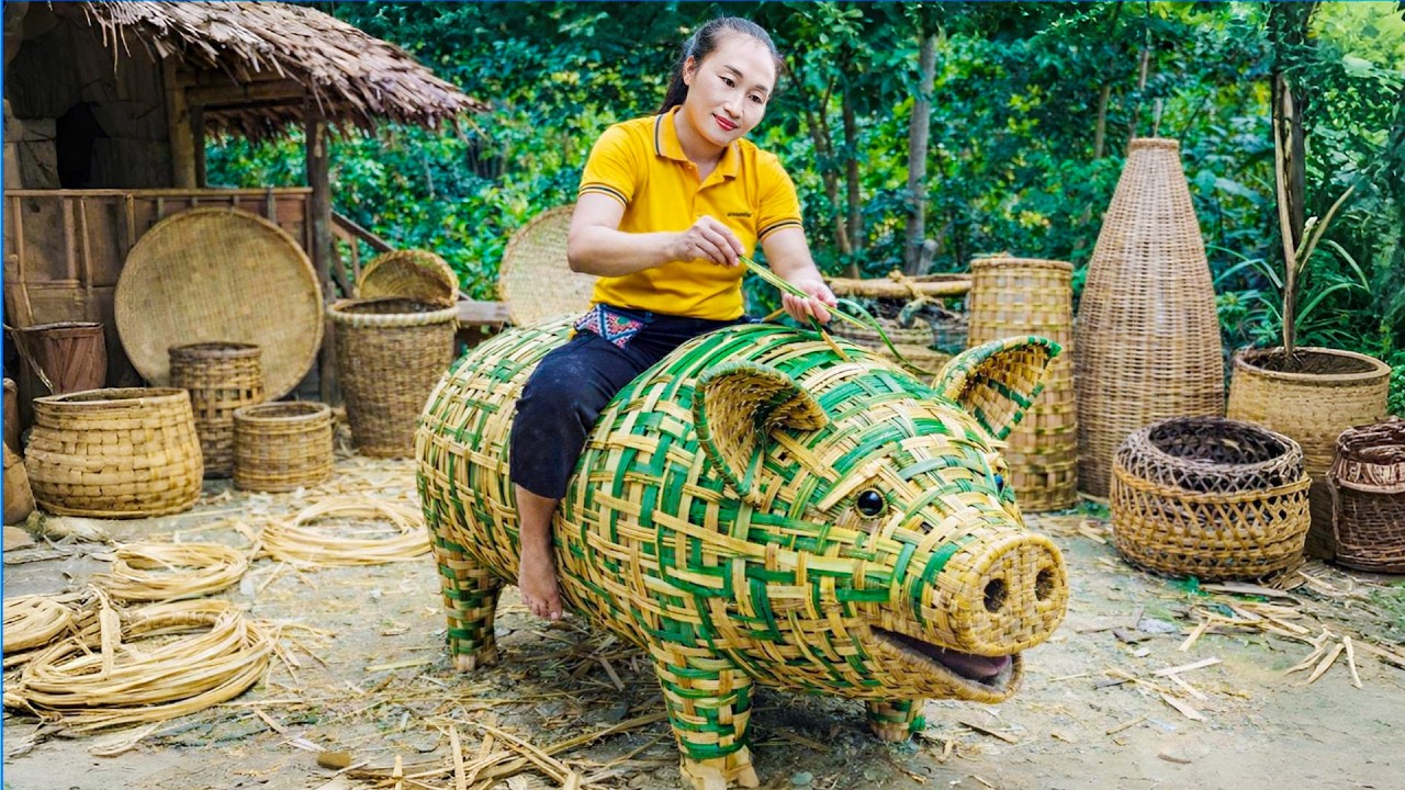 Weaving bamboo baskets shaped like pigs, harvesting taro and bamboo shoots to sell at the market