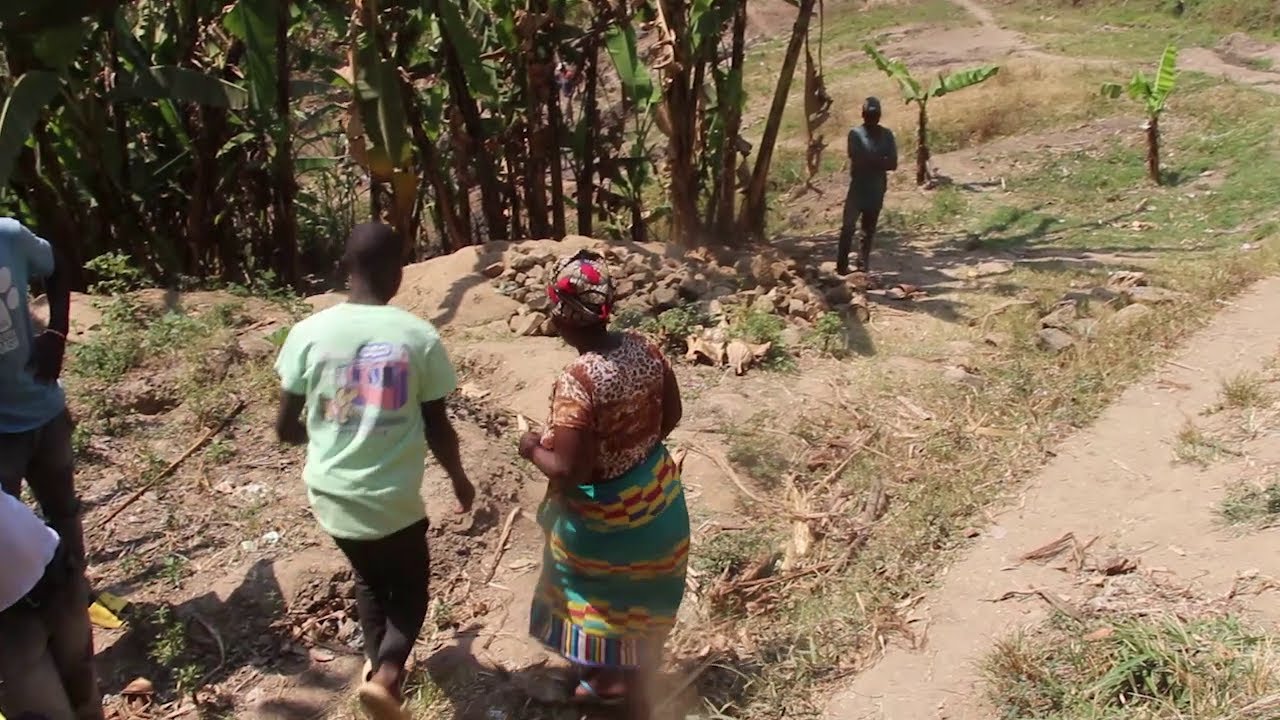 Gitifu w'umurenge yanizwe n'umusore akizwa n'abagore batatu //Uko byatangiye