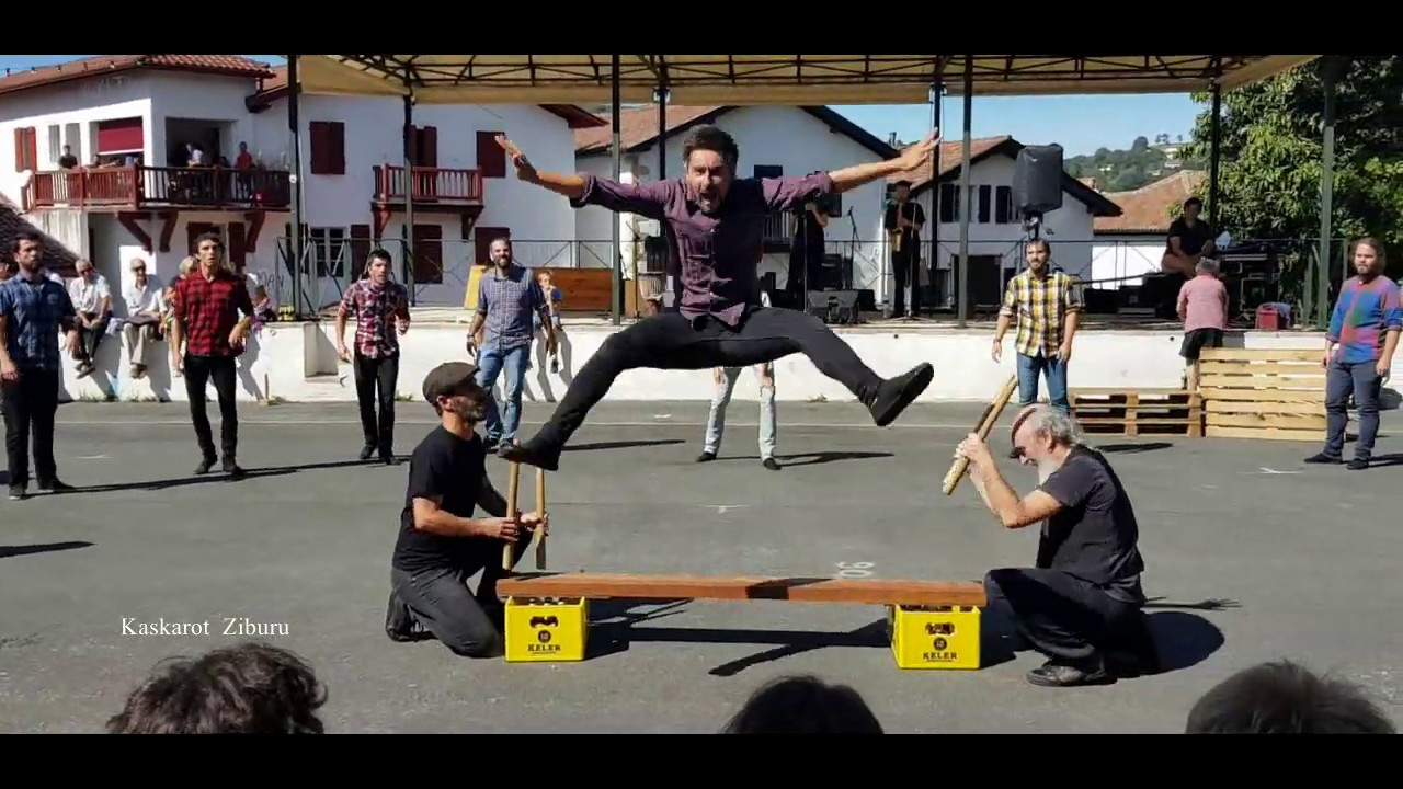 Tio Teronen Semeak  - Dantza 2 - Sarako Bestak - F&ecirc;tes de Sare 2019