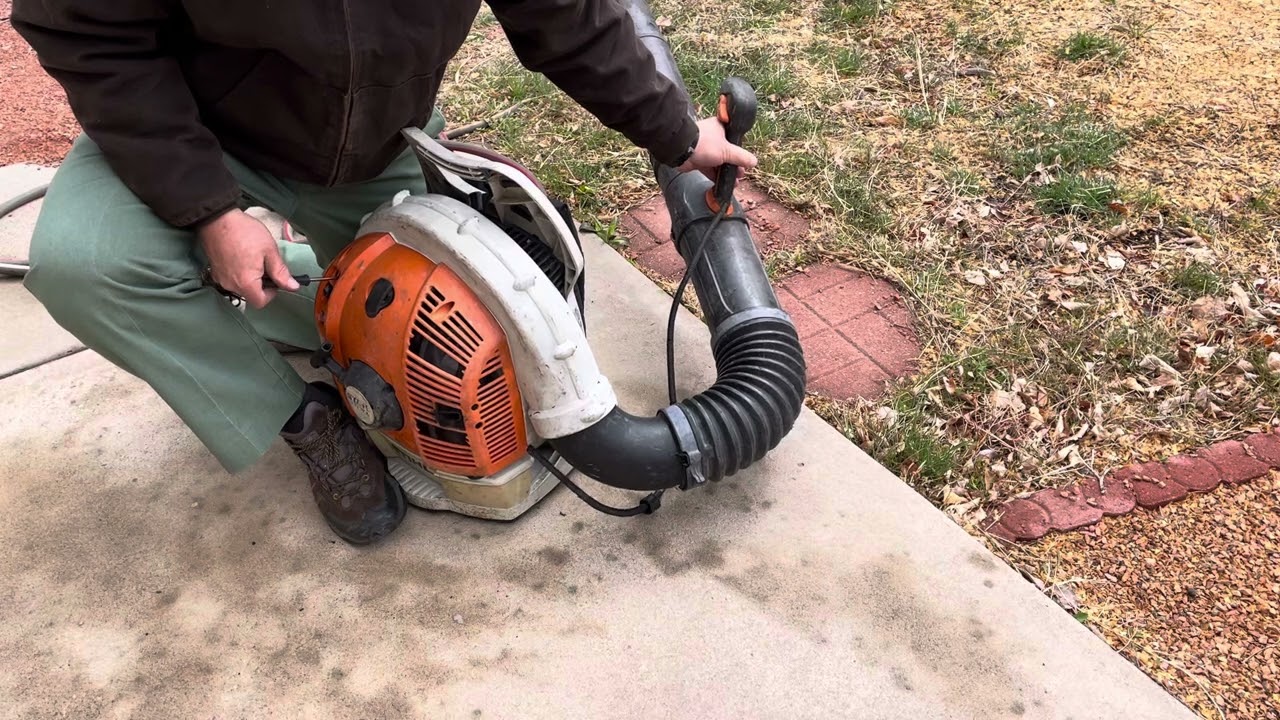 The Stihl BR 700 blower runs again.