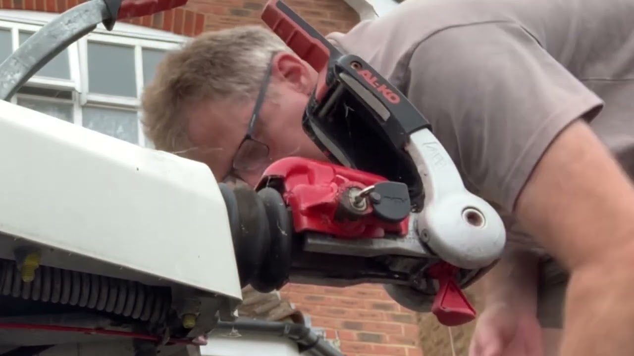 Alko 3004 Hitchlock caravan seized security lock key barrel - how to remove.