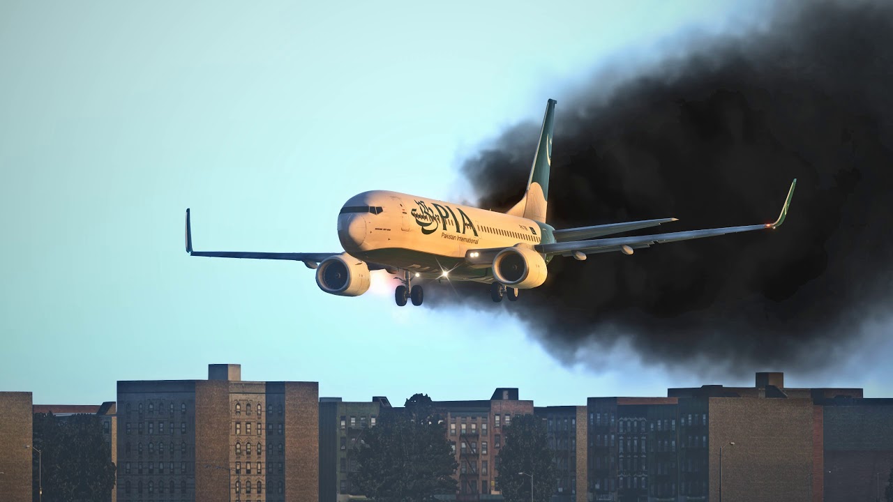 Emergency Landing in Lahore ++ PIA 737-800 [Engine Fire & Gear Failure]