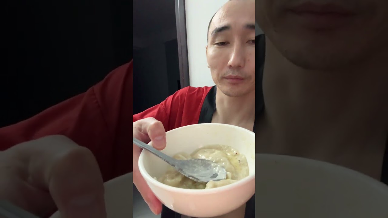 В данном видео будет представлен мой бро Данил дыня быча бычок репа братухло,ну и мы с пельменями