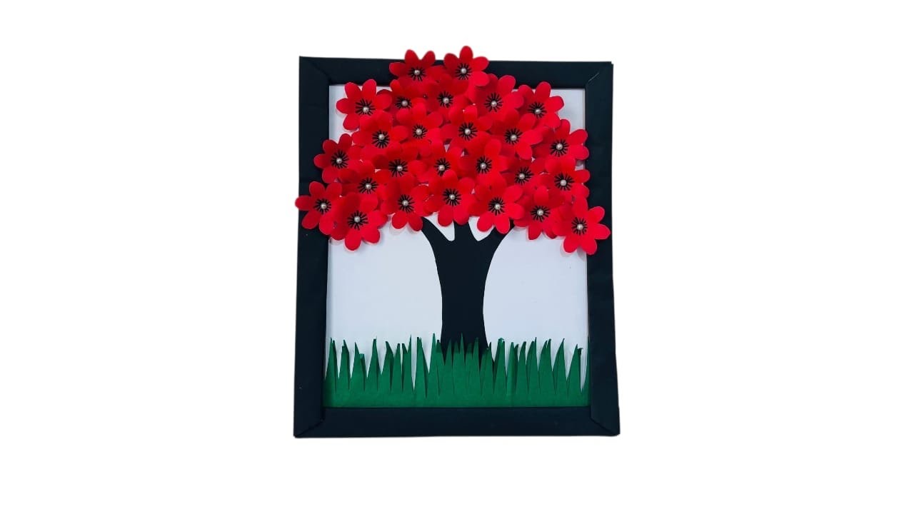 Beautiful wall hanging decoration idea with paper #craft #diy #papercraft 