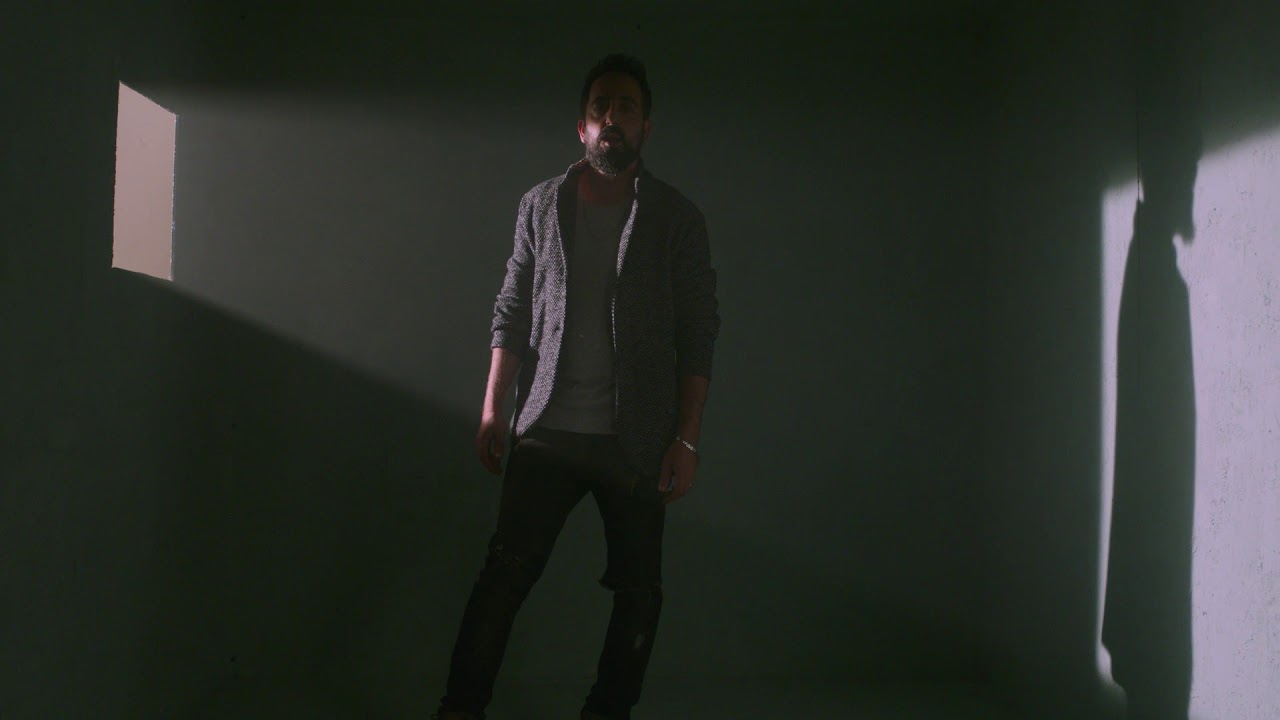 שי נחייסי - בין מגרשים | Shai Nehaisi