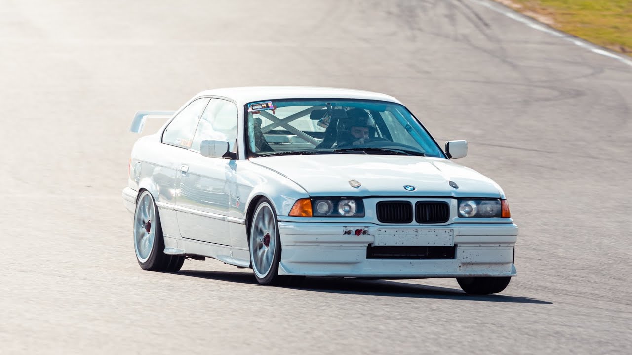 Bmw 328i E36 vs Renault Megane RS 265 (1'52'9) - Circuito del Jarama