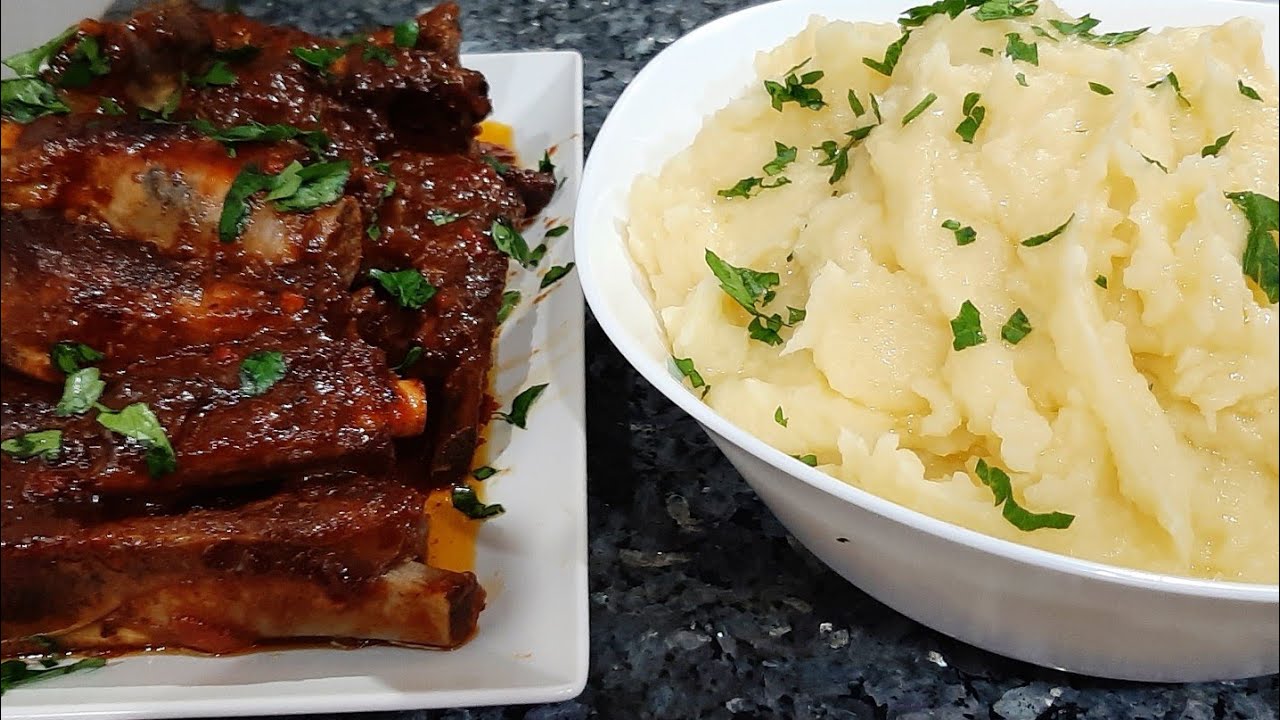 GRILLED BARBECUE PORK RIBS AND MASHED POTATOES