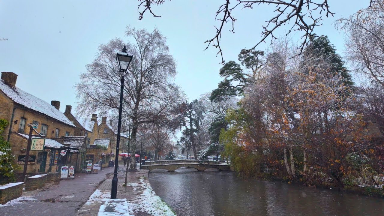 English Winter Snow at it's finest: Bourton on the Water: Known as Venice of the Cotswolds