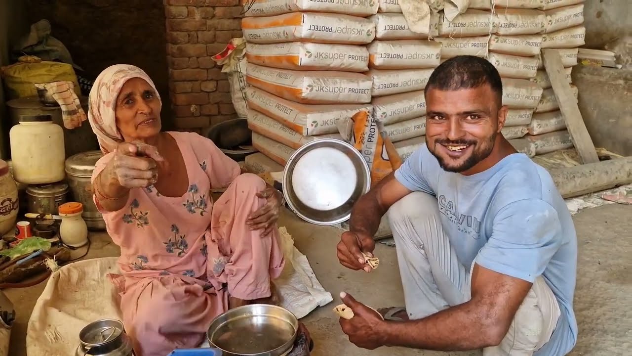 sunder Sangwanne aaj kr vlog mein manjeet ke liye banana shake Banane Laga manjeet video banva dega