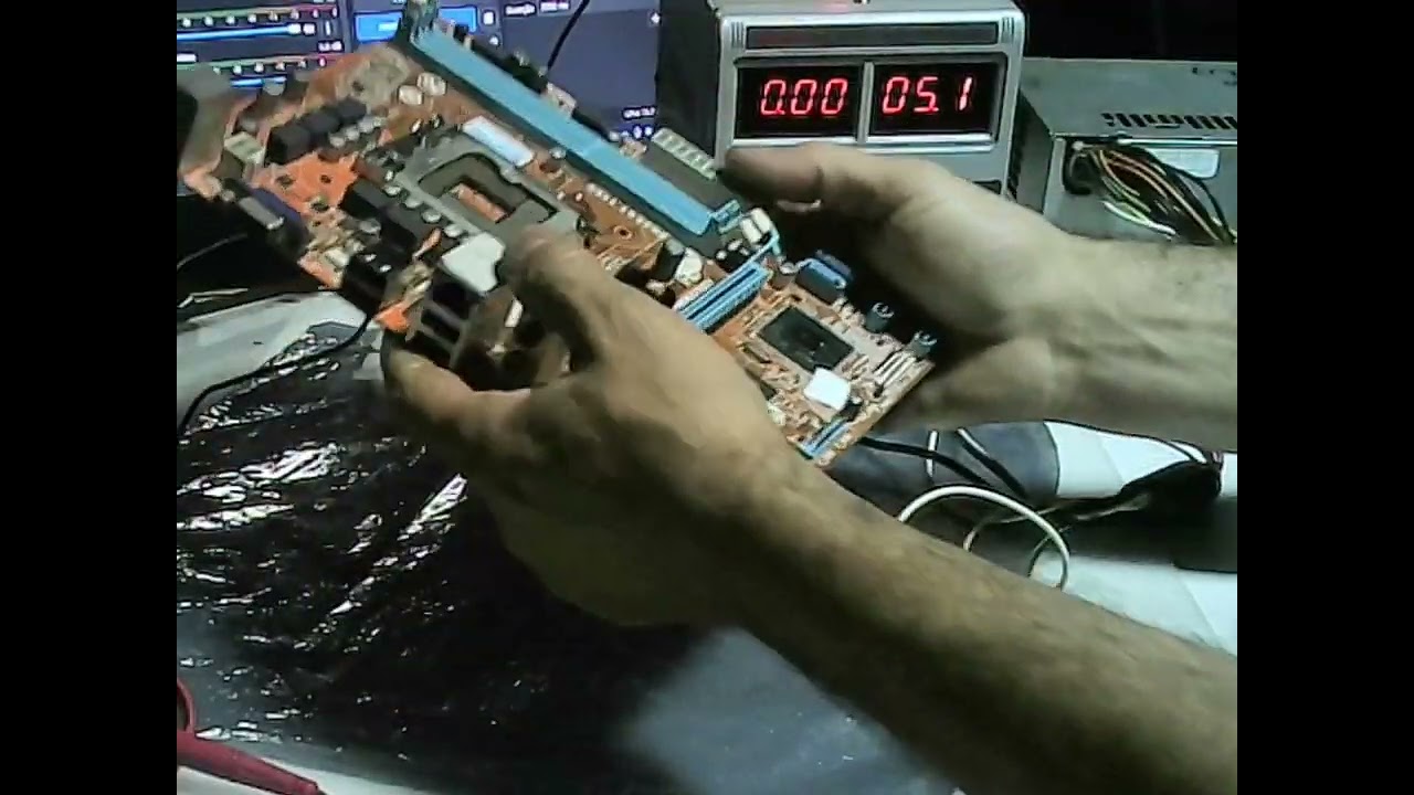 ACHANDO CURTO EM PLACA MÃE   COM FONTE ASSIMÉTRICA E LAMPADA EM SÉRIE
