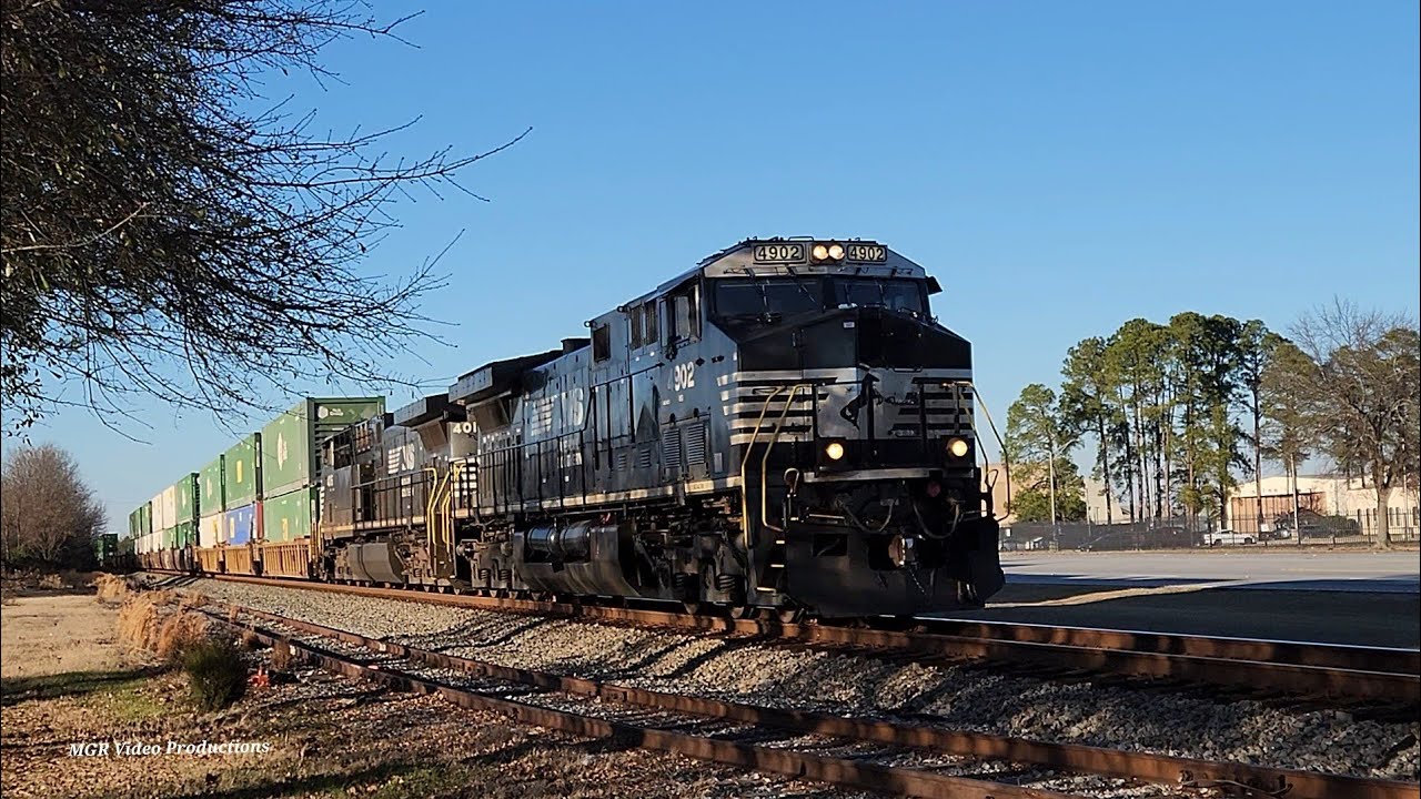 1-28-2026: NS AC44C6M 4902 With Foul K5LA & NS AC44C6M 4016 Lead NS 281 Thru Warner Robins, GA