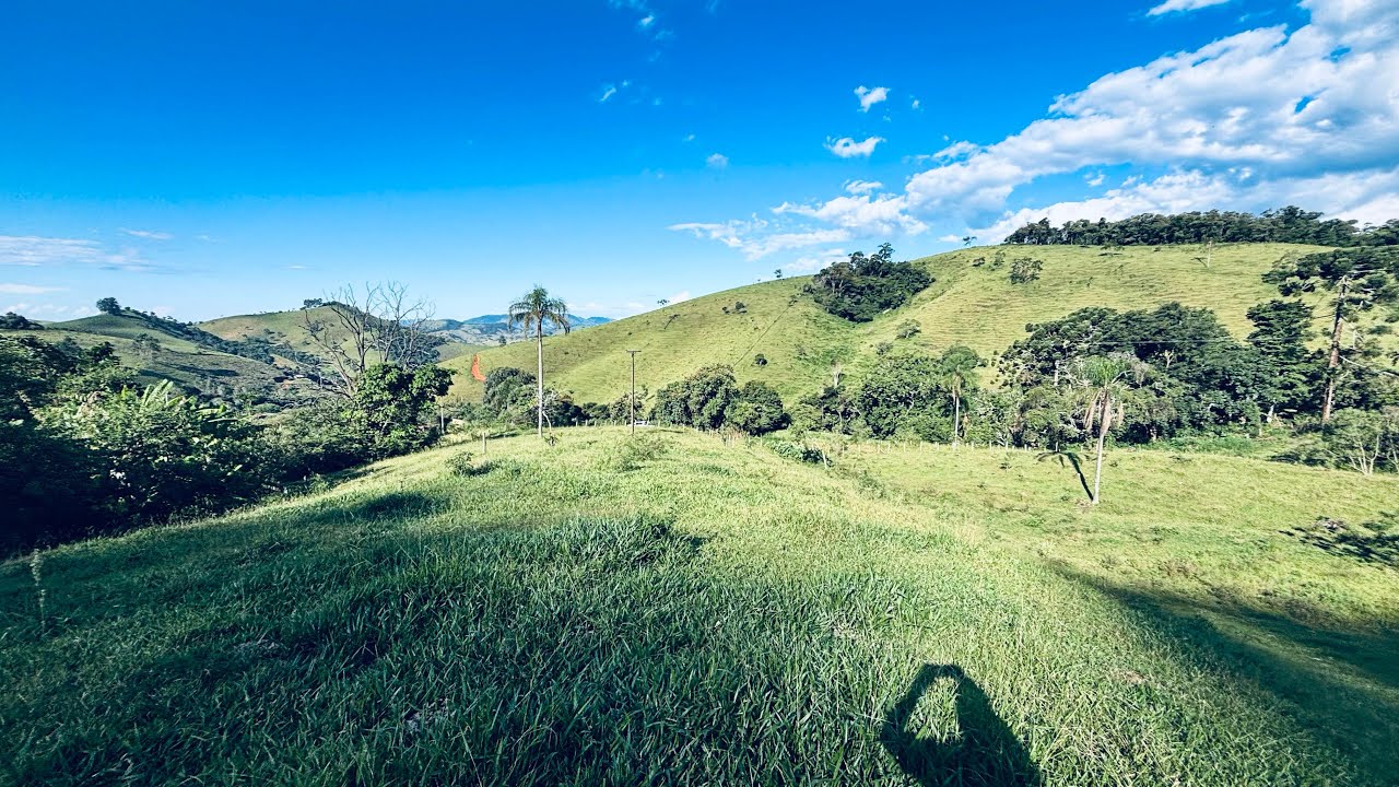 Área 20.000 m2- nascente- energia elétrica- fibra ótica- altitude 1.100 metros- Cambuí-MG