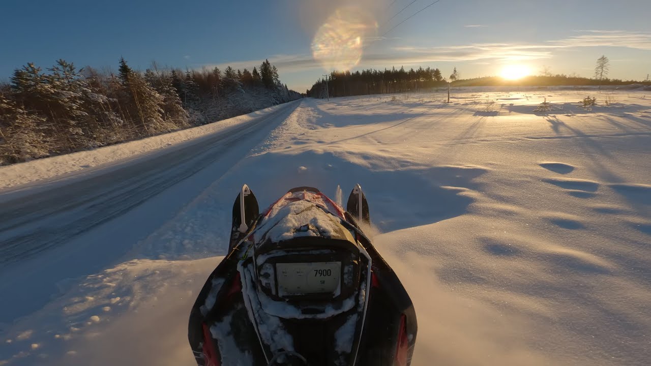 Polaris Khaos 9R 146 Jumping In Blue Bird !