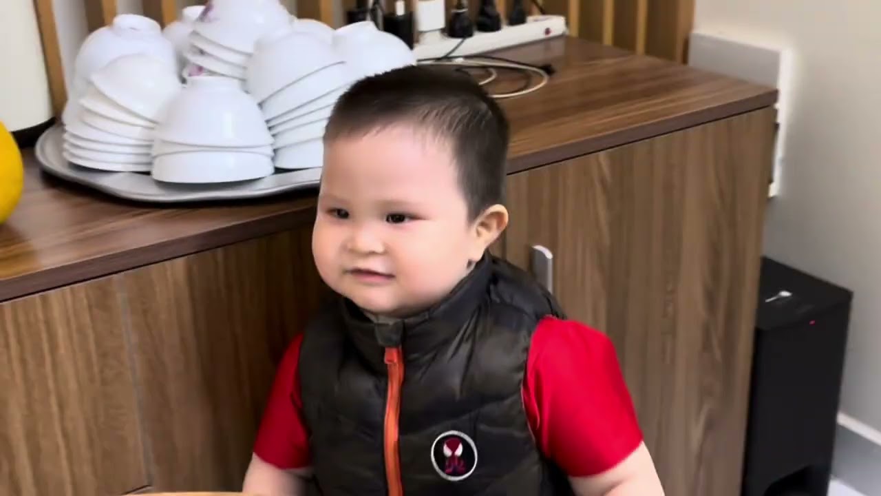 Thư giãn với nụ cười của bé Bảo ! 