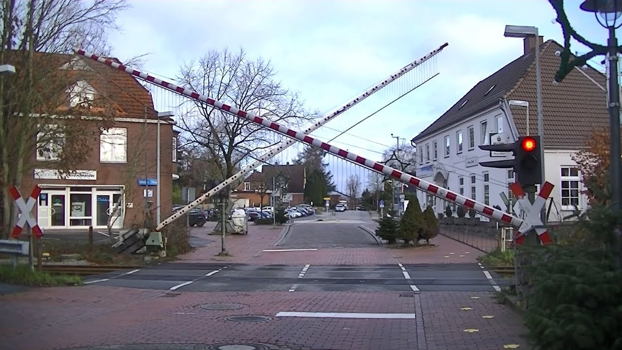 Spoorwegovergang Gettorf (D) // Railroad crossing // Bahnübergang
