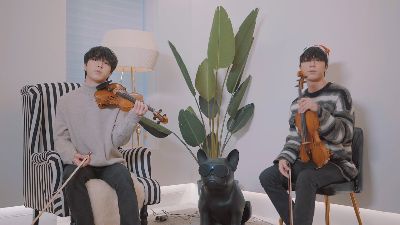 Jingle Bell Rock & White Christmas JUN Violin Cover Ft. JUN