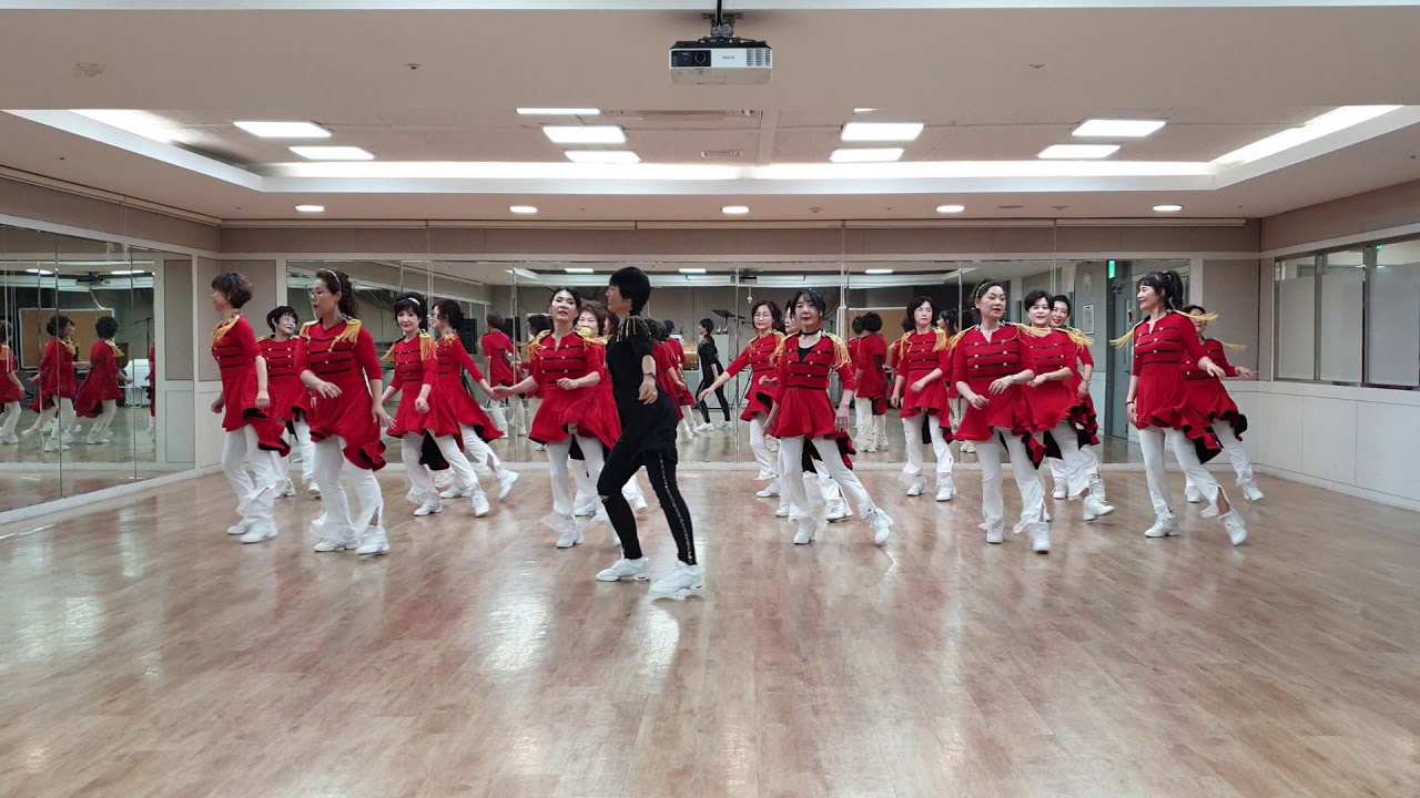 NAN KENN-CHIA-NA Line Dance (Easy Improver Level)