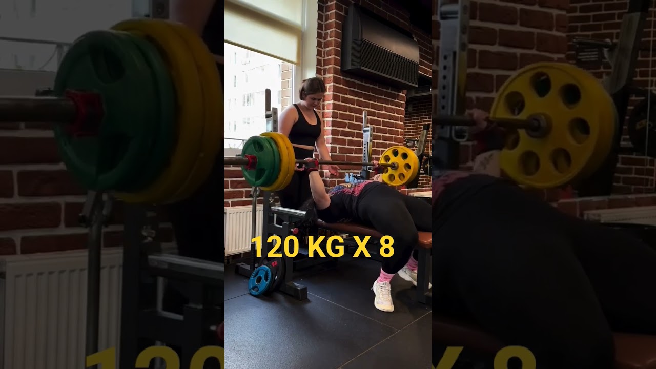 Girl Bench Press 120 kg for reps