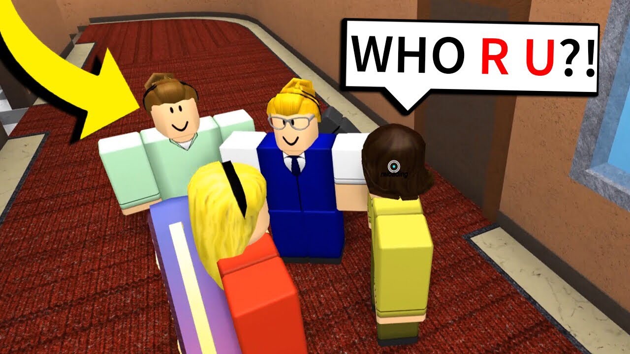 DISGUISED YOUTUBER SIMON SAYS! (Roblox MM2)