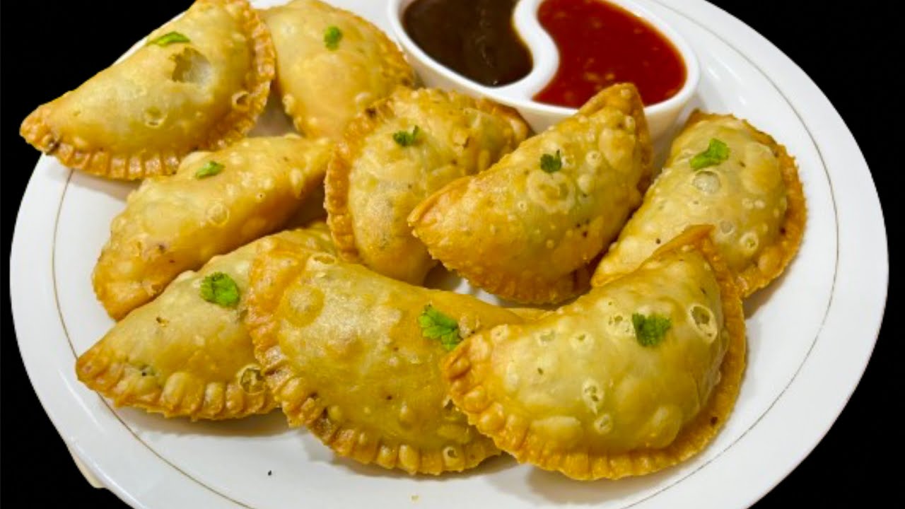 Chicken Samosa Recipe For Iftar | How To Make Samosa At Home | Ramzan Special Recipes Easy