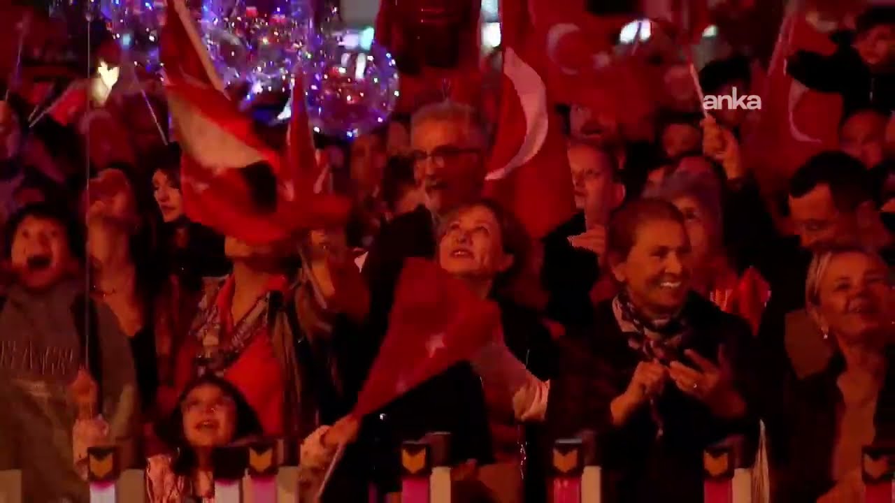 Kadıköylüler 29 Ekim Cumhuriyet Bayramı'nı kutladı