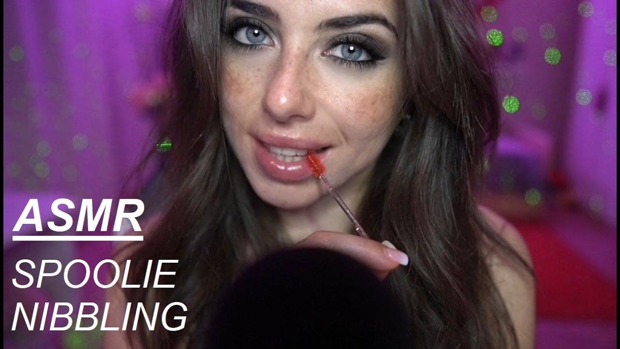 ASMR ✨CLOSE-UP SPOOLIE NIBBLING ✨