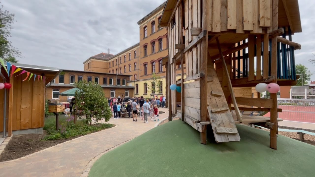 Kompaktschule weiht Schulhof ein